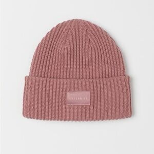 H&M L’Eternite Beanie in Mauve
